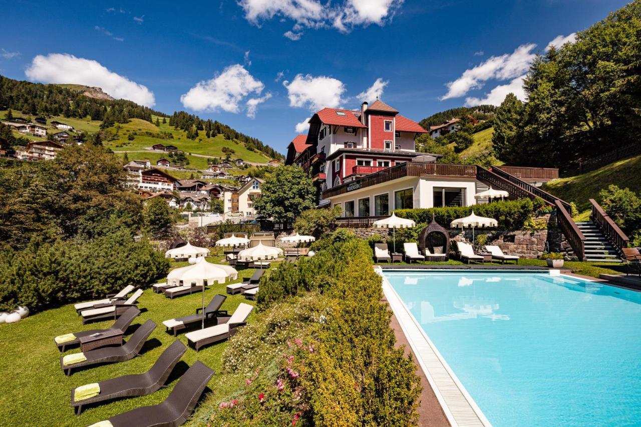 Boutique & Fashion Hotel Maciaconi - Gardenahotels Santa Cristina Val Gardena Bagian luar foto