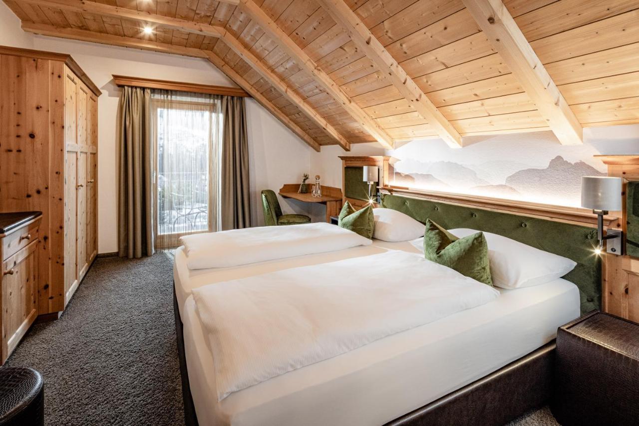 Boutique & Fashion Hotel Maciaconi - Gardenahotels Santa Cristina Val Gardena Bagian luar foto