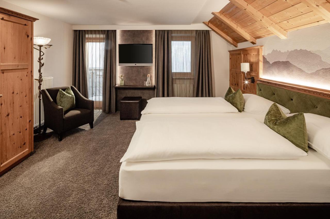 Boutique & Fashion Hotel Maciaconi - Gardenahotels Santa Cristina Val Gardena Bagian luar foto