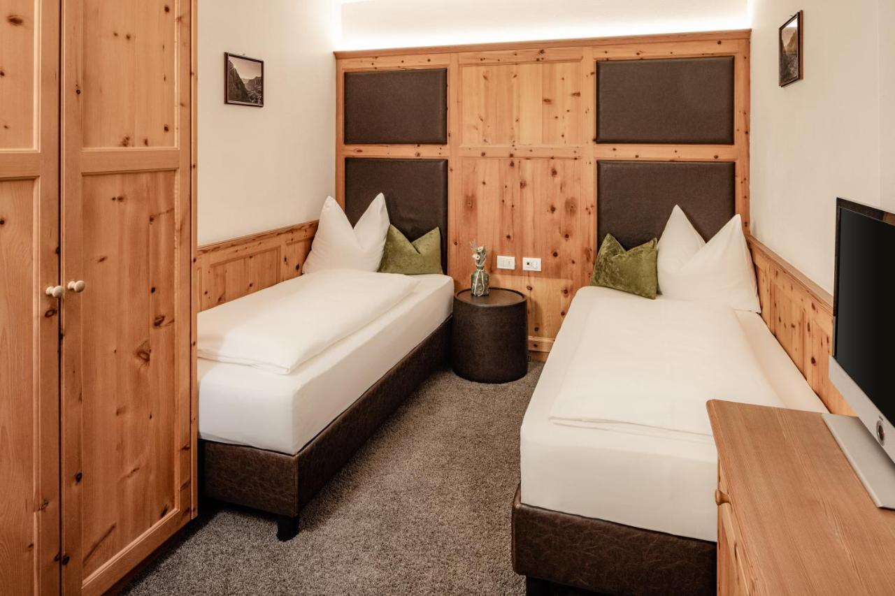 Boutique & Fashion Hotel Maciaconi - Gardenahotels Santa Cristina Val Gardena Bagian luar foto